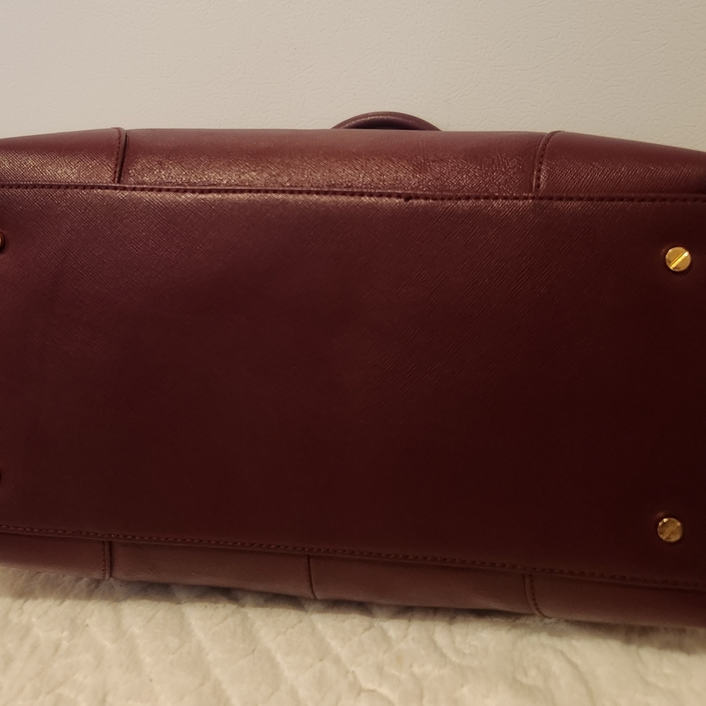 Hand Bag - Picture 13 of 16